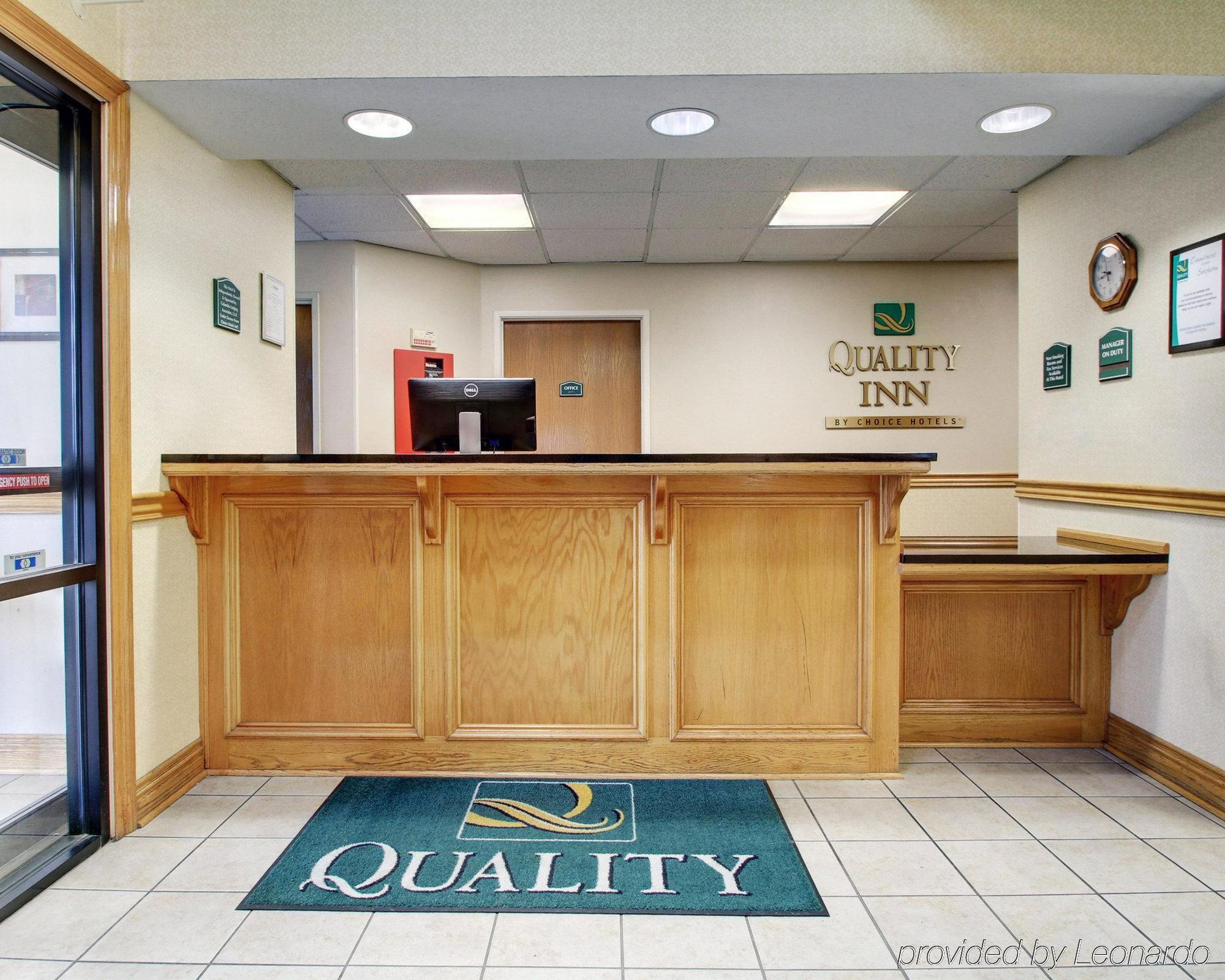 Columbia Inn & Suites Εξωτερικό φωτογραφία
