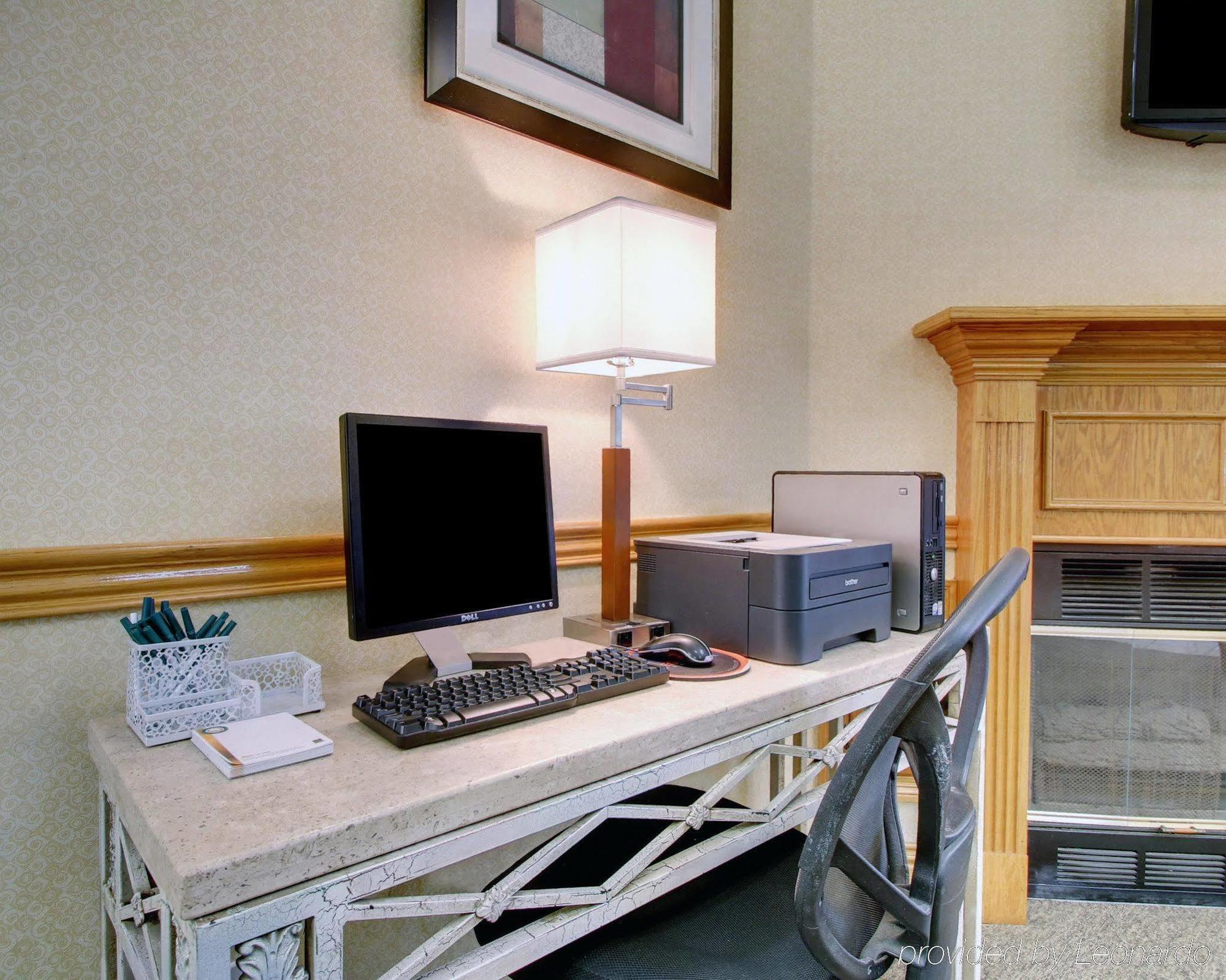 Columbia Inn & Suites Εξωτερικό φωτογραφία