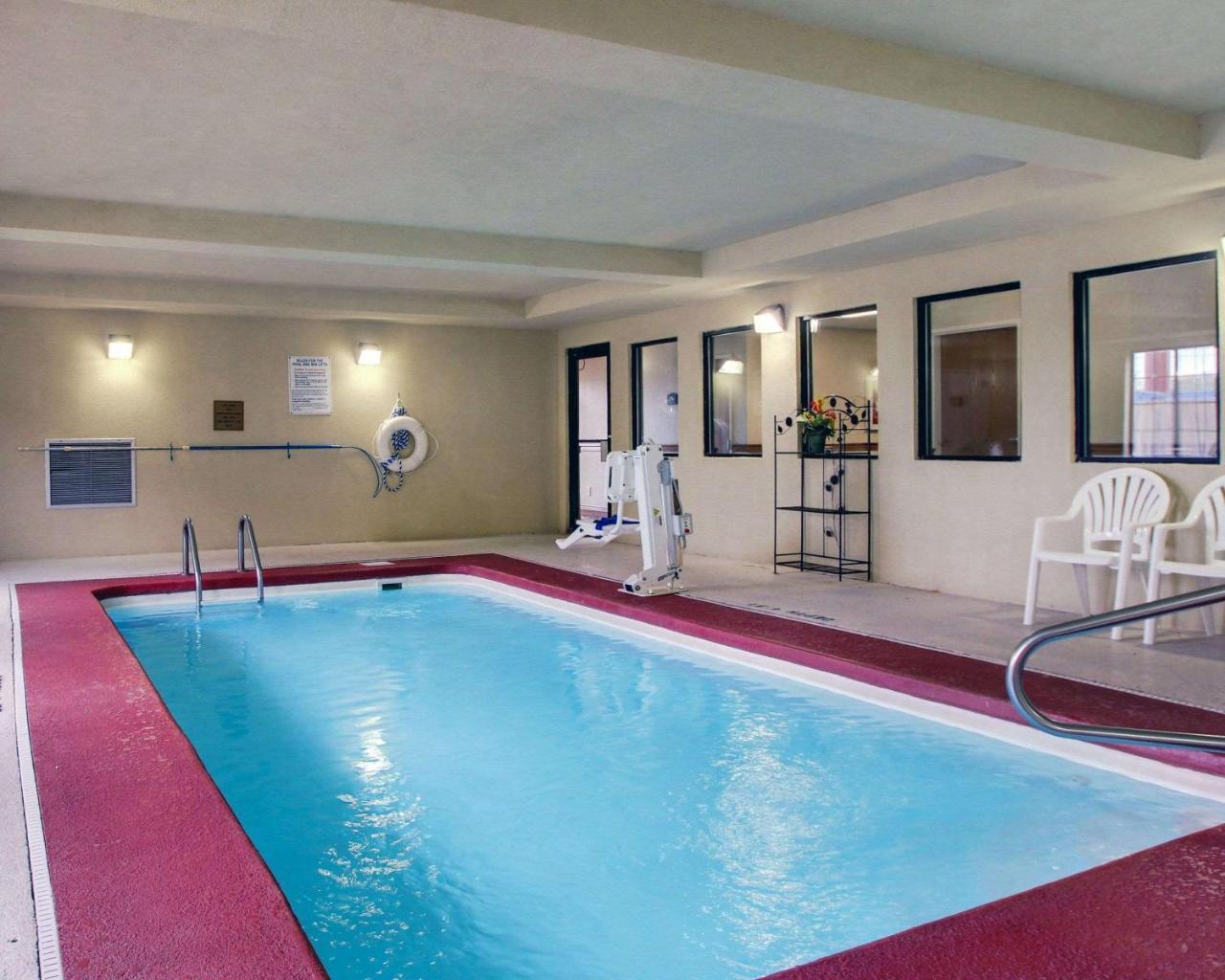 Columbia Inn & Suites Εξωτερικό φωτογραφία