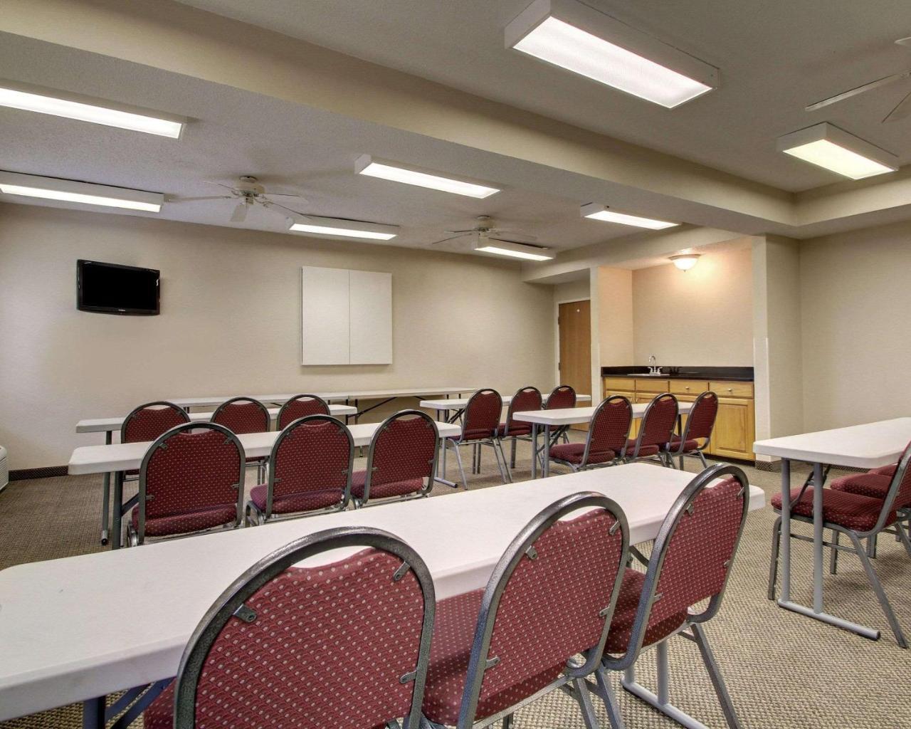 Columbia Inn & Suites Εξωτερικό φωτογραφία